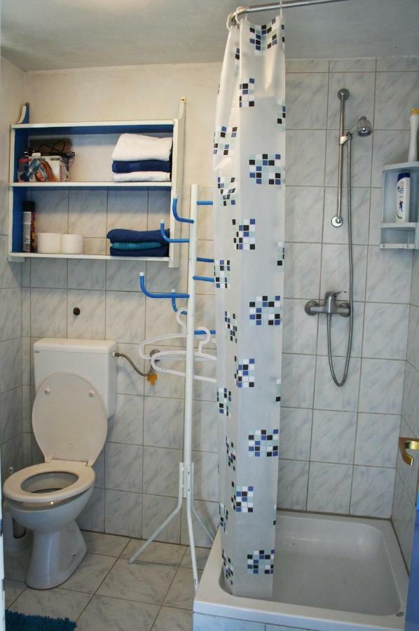 Apartment Azriel Вир Екстериор снимка