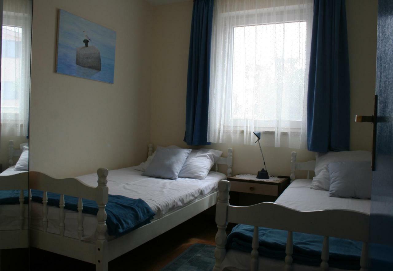 Apartment Azriel Вир Екстериор снимка